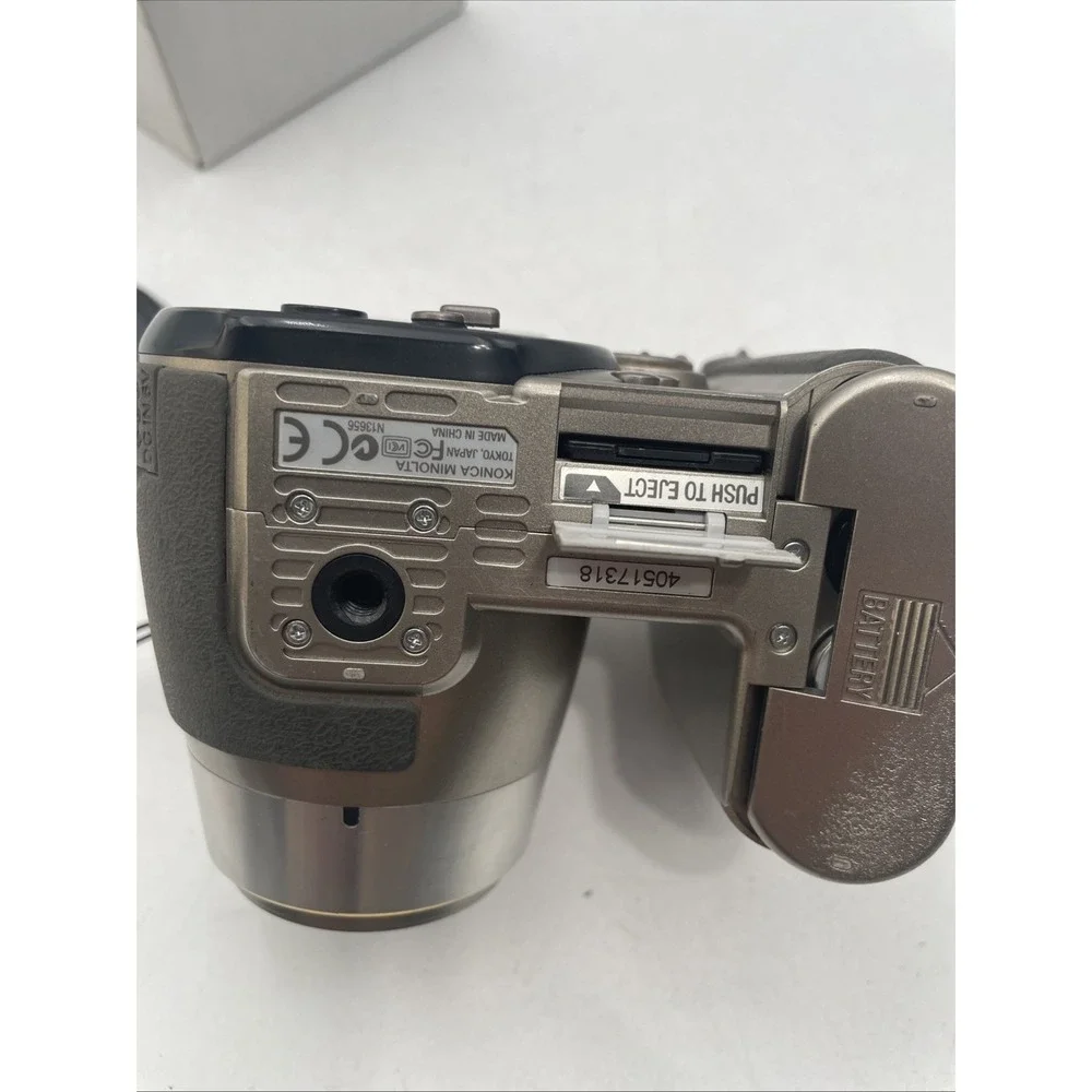 Konica Minolta DiMAGE Z6 6.0MP Digital Camera 12x Zoom+Battery+SD Card-TESTED